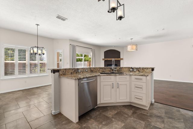9119 Autumn Rose Drive NE, Albuquerque, NM 87113