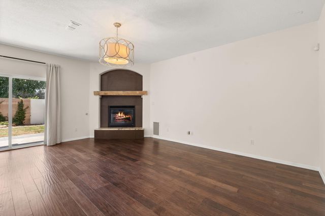 9119 Autumn Rose Drive NE, Albuquerque, NM 87113