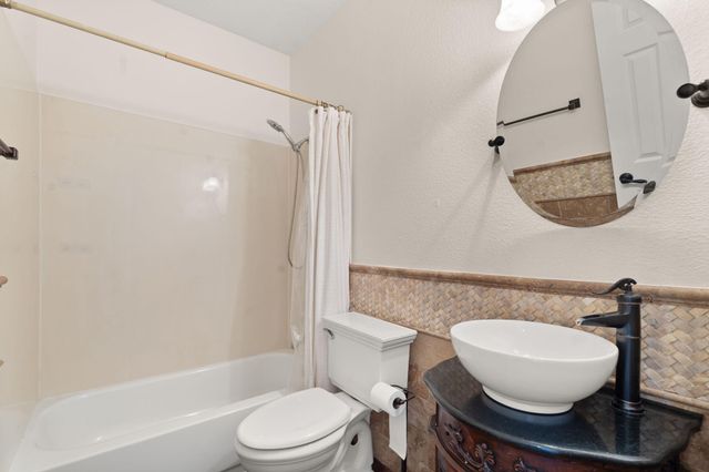 9119 Autumn Rose Drive NE, Albuquerque, NM 87113