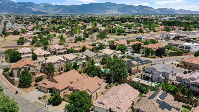 9119 Autumn Rose Drive NE, Albuquerque, NM 87113