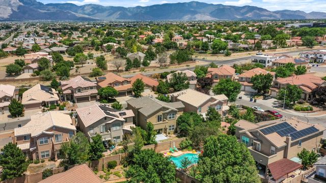 9119 Autumn Rose Drive NE, Albuquerque, NM 87113