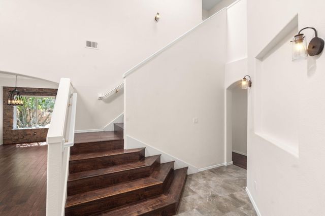 9119 Autumn Rose Drive NE, Albuquerque, NM 87113