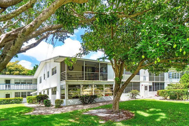 57 Canterbury, West Palm Beach, FL 33417