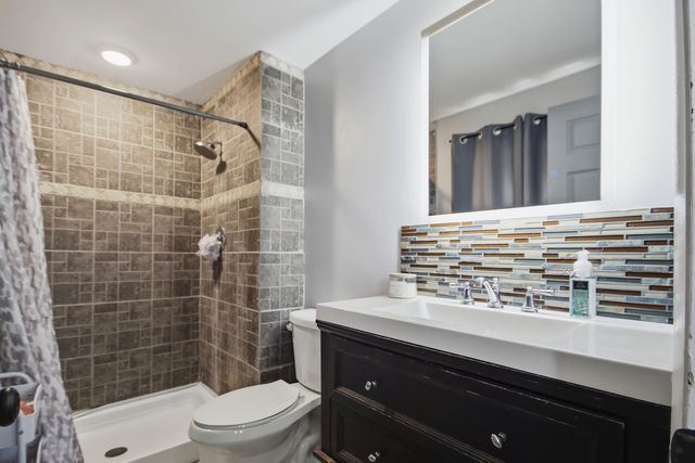 230 Millford Lane, Bloomingdale, IL 60108