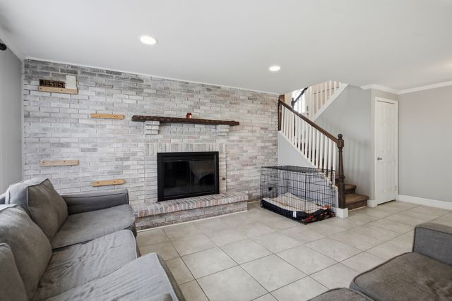 230 Millford Lane, Bloomingdale, IL 60108