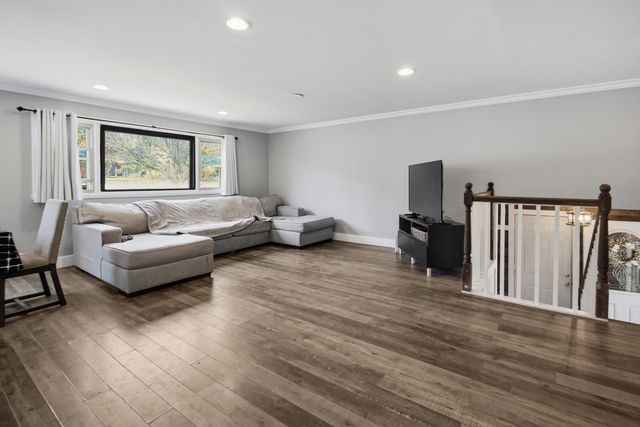 230 Millford Lane, Bloomingdale, IL 60108