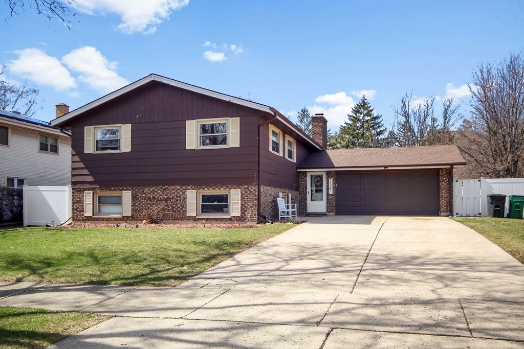 230 Millford Lane, Bloomingdale, IL 60108