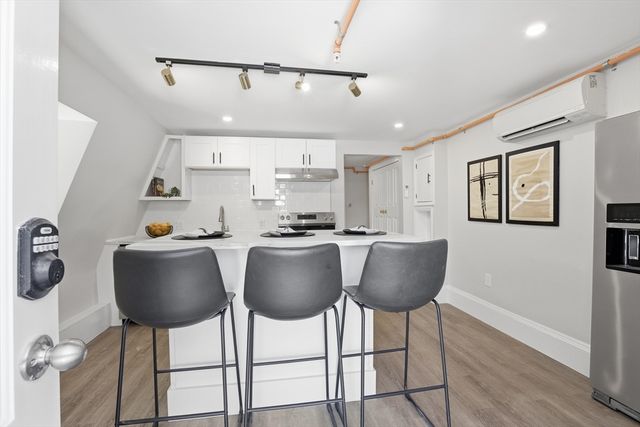 47 Newtonville Ave 3, Newton, MA 02458