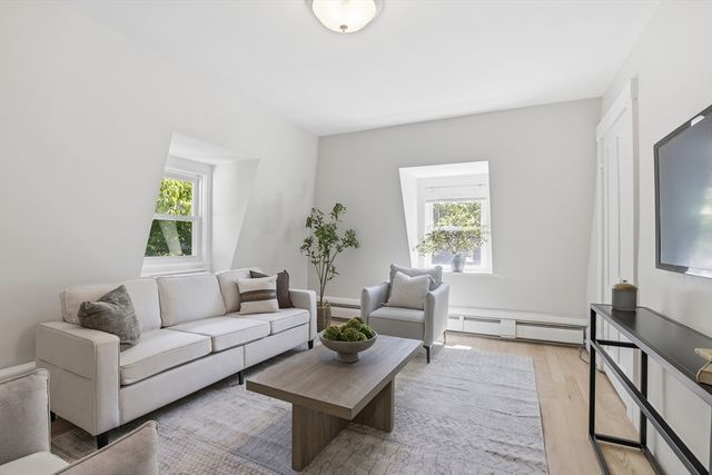 47 Newtonville Ave 3, Newton, MA 02458