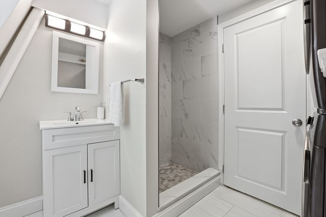 47 Newtonville Ave 3, Newton, MA 02458