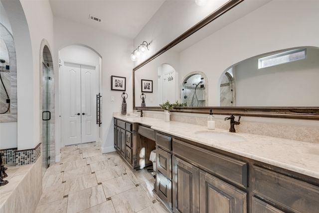 10013 Lakeside Drive, Fort Worth, TX 76179