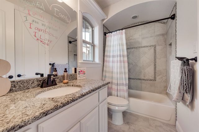 10013 Lakeside Drive, Fort Worth, TX 76179