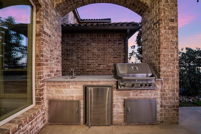 10013 Lakeside Drive, Fort Worth, TX 76179