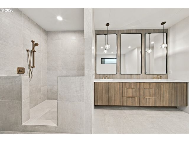 4012 Norfolk St, West Linn, OR 97068