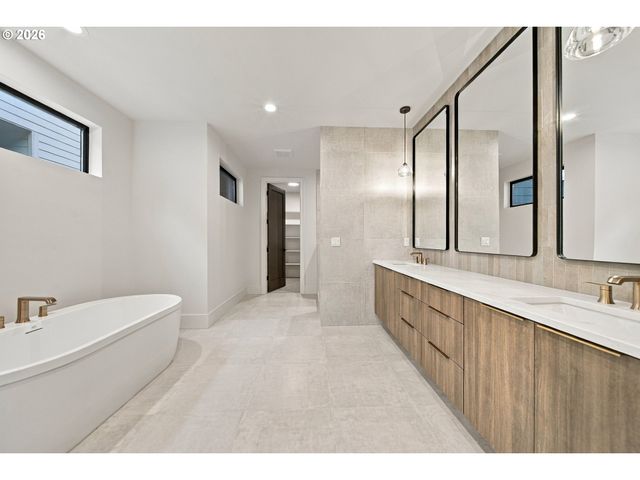 4012 Norfolk St, West Linn, OR 97068