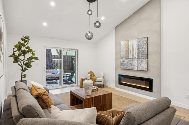 142 Mission Drive, East Palo Alto, CA 94303