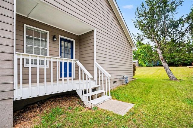 6221 Amberly Road, Rex, GA 30273