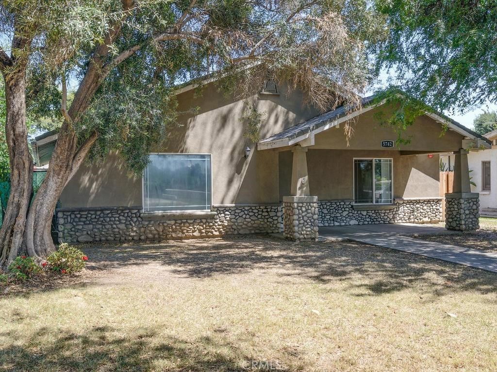 Image 22 of property listing at 5742 Magnolia, Riverside, CA 92506