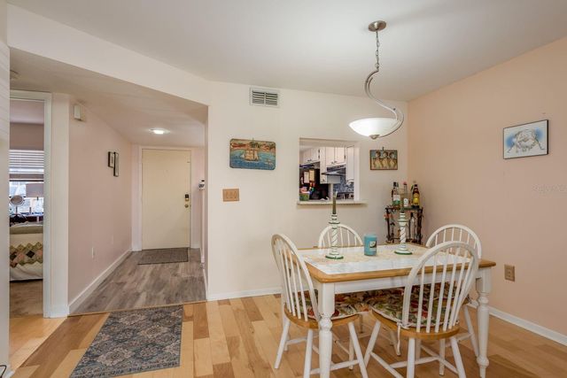 40 W ORANGE STREET 102, Tarpon Springs, FL 34689