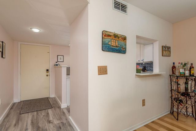 40 W ORANGE STREET 102, Tarpon Springs, FL 34689