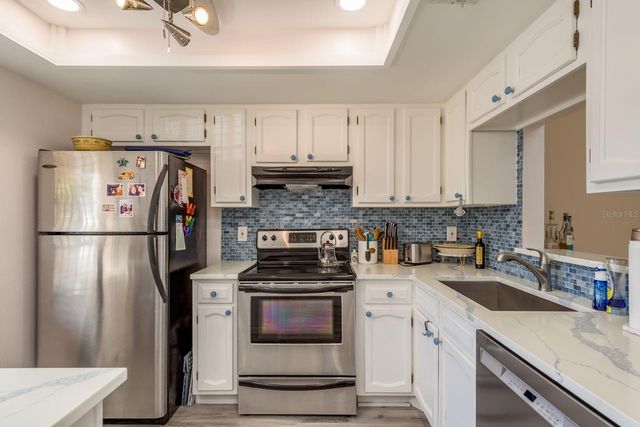 40 W ORANGE STREET 102, Tarpon Springs, FL 34689