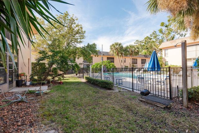 40 W ORANGE STREET 102, Tarpon Springs, FL 34689