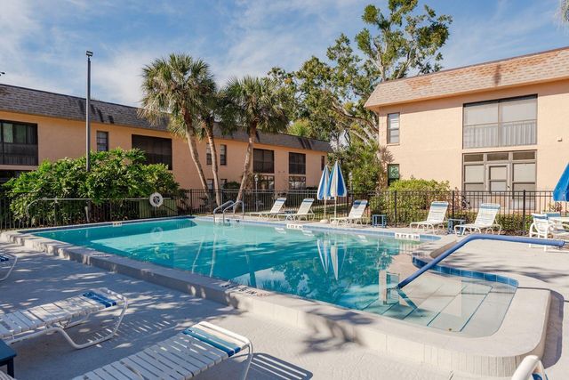 40 W ORANGE STREET 102, Tarpon Springs, FL 34689