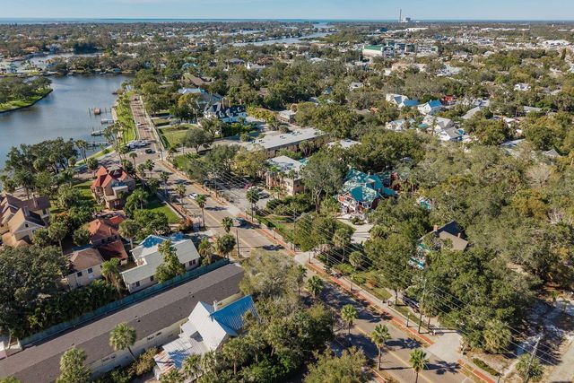 40 W ORANGE STREET 102, Tarpon Springs, FL 34689