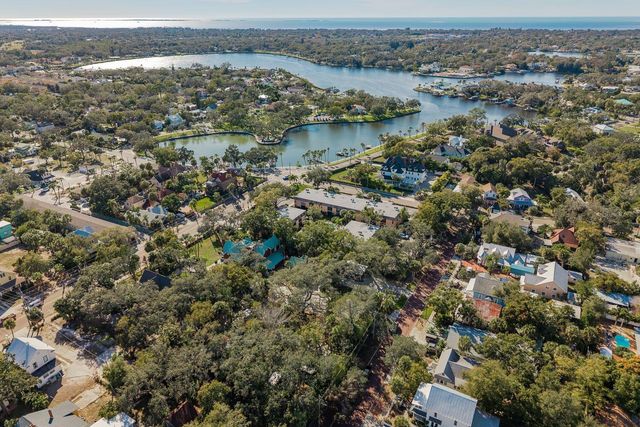 40 W ORANGE STREET 102, Tarpon Springs, FL 34689