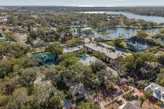 40 W ORANGE STREET 102, Tarpon Springs, FL 34689