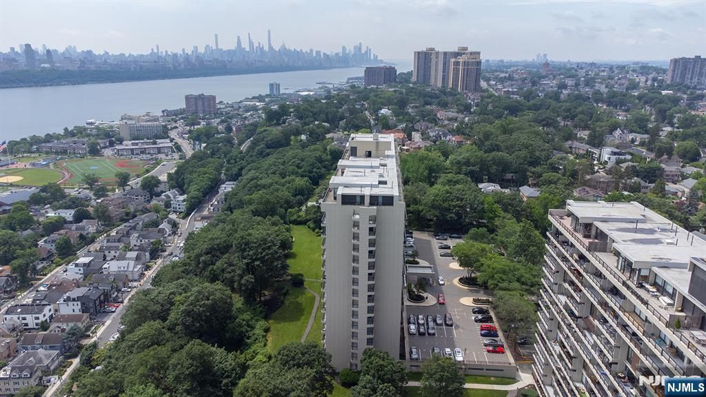 1 Horizon G2, Fort Lee, NJ 07024