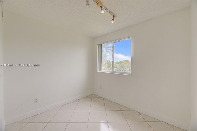 2600 S University Dr 328, Davie, FL 33328