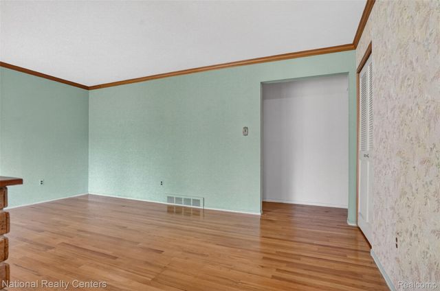 15420 Susanna Circle, Livonia, MI 48154