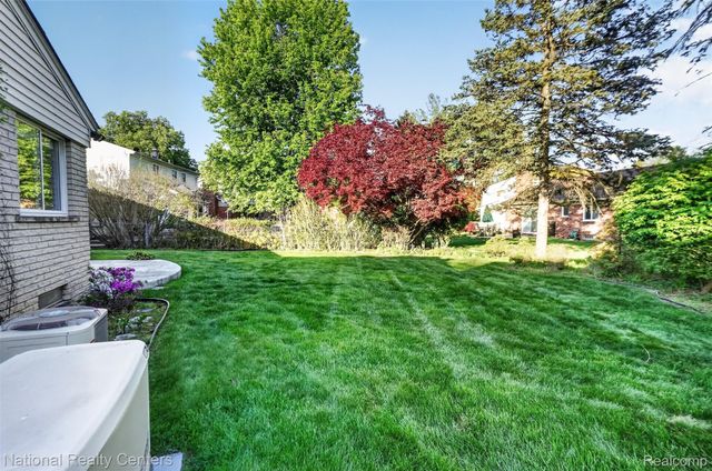15420 Susanna Circle, Livonia, MI 48154