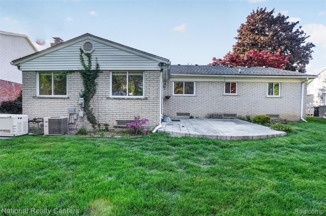 15420 Susanna Circle, Livonia, MI 48154