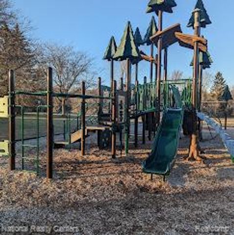 15420 Susanna Circle, Livonia, MI 48154