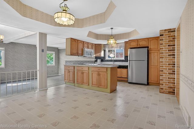 15420 Susanna Circle, Livonia, MI 48154