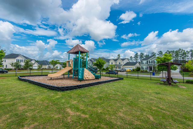 259 Firewheel Court, Summerville, SC 29486