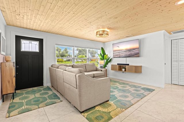 315 AZALEA ROAD, Venice, FL 34293