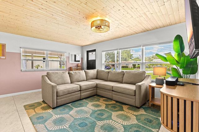 315 AZALEA ROAD, Venice, FL 34293
