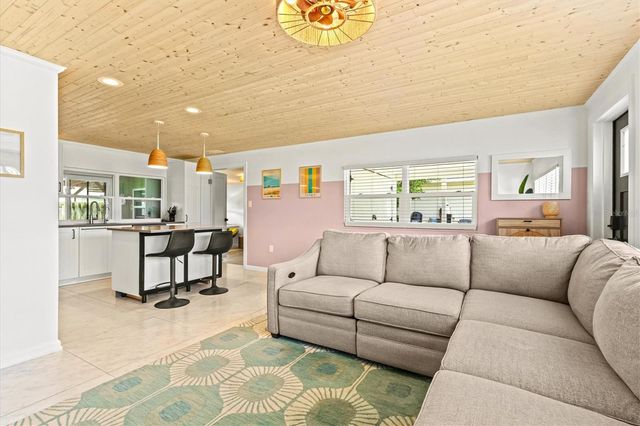 315 AZALEA ROAD, Venice, FL 34293