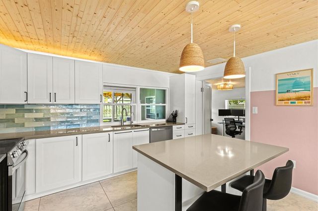 315 AZALEA ROAD, Venice, FL 34293
