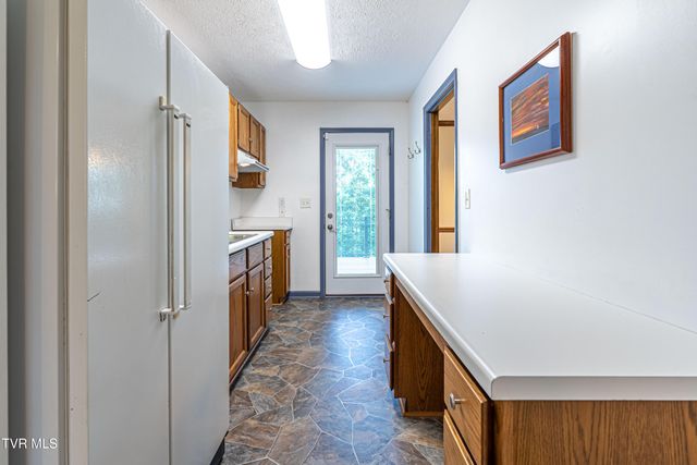 20010 Oakwood Drive, Abingdon, VA 24211