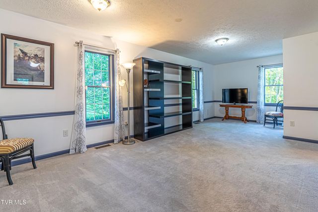 20010 Oakwood Drive, Abingdon, VA 24211