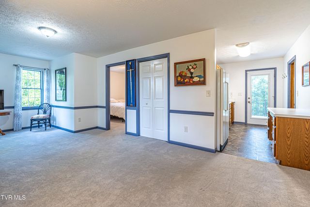 20010 Oakwood Drive, Abingdon, VA 24211