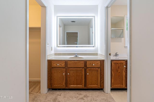 20010 Oakwood Drive, Abingdon, VA 24211