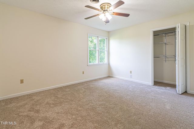 20010 Oakwood Drive, Abingdon, VA 24211