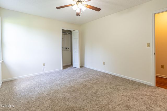 20010 Oakwood Drive, Abingdon, VA 24211