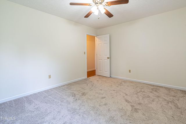 20010 Oakwood Drive, Abingdon, VA 24211