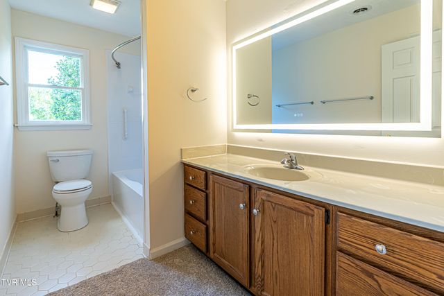 20010 Oakwood Drive, Abingdon, VA 24211